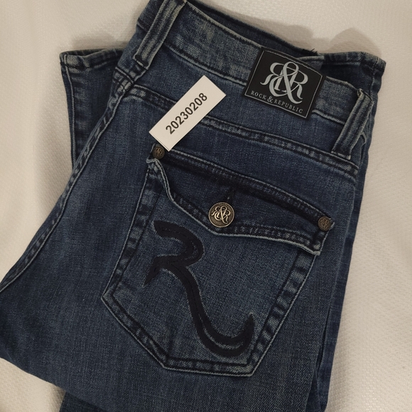 Rock & Republic Kassandra Mid RiseBootcut Jean Women's size 8 - Picture 13 of 15